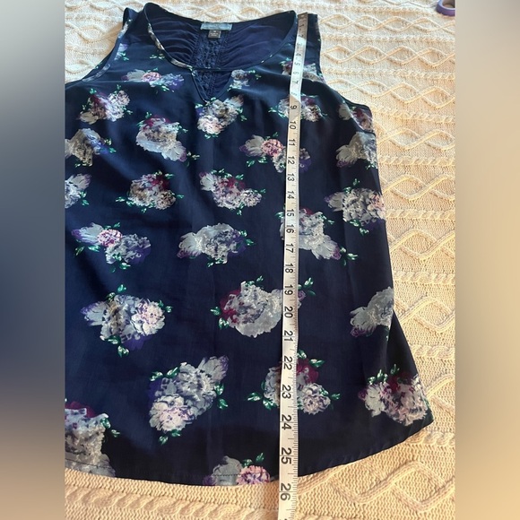 Market & Spruce Sleeveless Navy Floral Blouse Women’s Size Medium - Picture 10 of 12